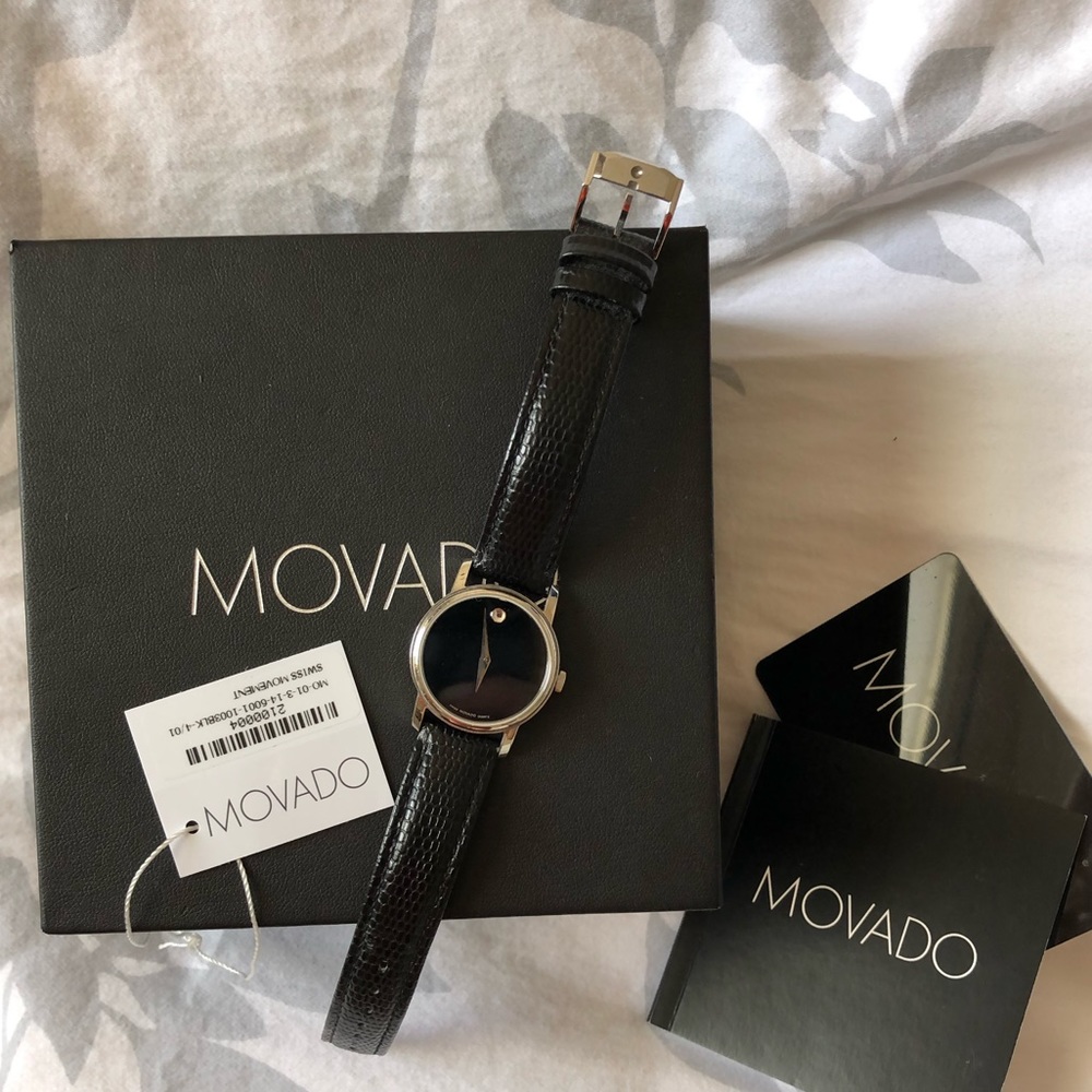 MOVADO museum classic 28mm